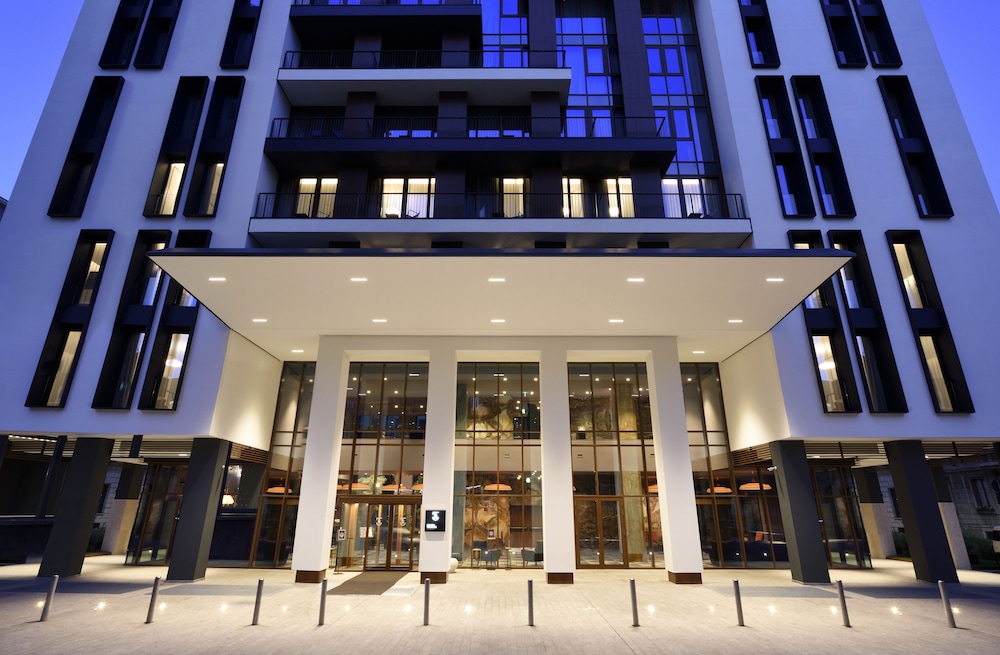 Milano Verticale | UNA Esperienze | Preferred Hotels and Resorts — Hotel building in Milan, Lombardy