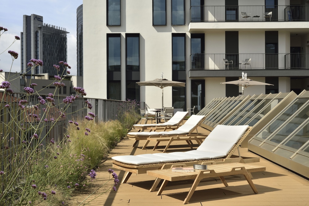 Milano Verticale | UNA Esperienze | Preferred Hotels and Resorts — Hotel building in Milan, Lombardy