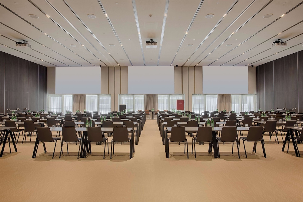 NH Collection Milano City Life — Hotel building in Milan, Lombardy