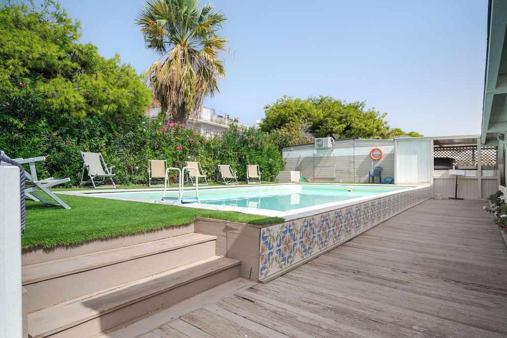 Hotel Rivage Taormina — Swimming pool in Taormina, Sicily