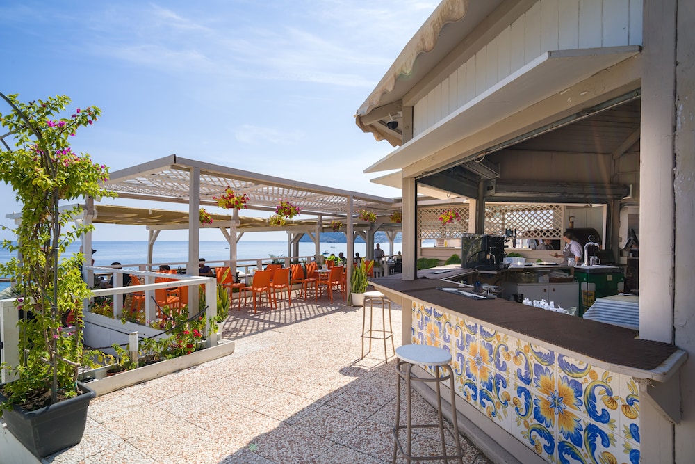 Hotel Rivage Taormina — Restaurant & bars in Taormina, Sicily