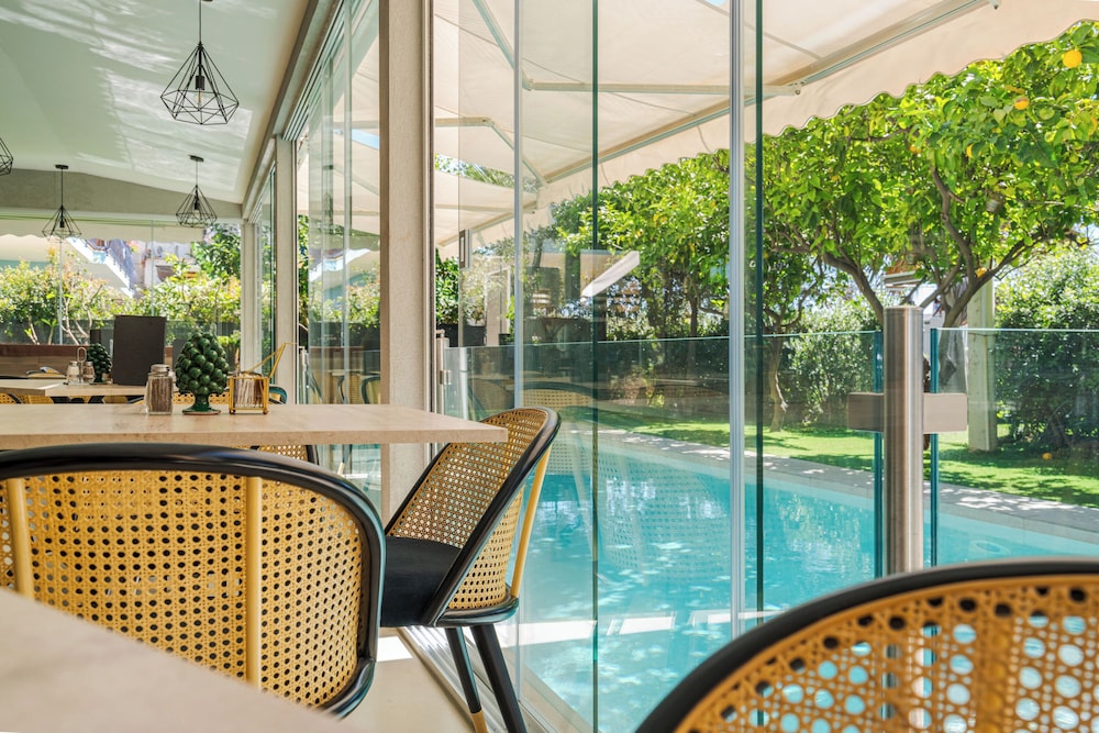 Hotel Rivage Taormina — Swimming pool in Taormina, Sicily