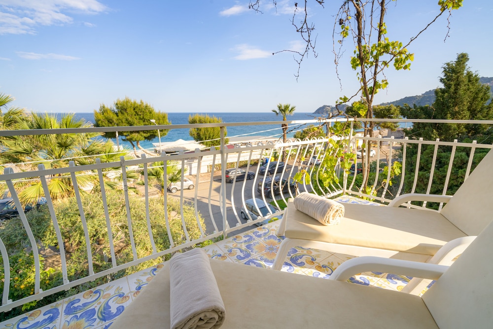 Hotel Rivage Taormina — Hotel rooms in Taormina, Sicily