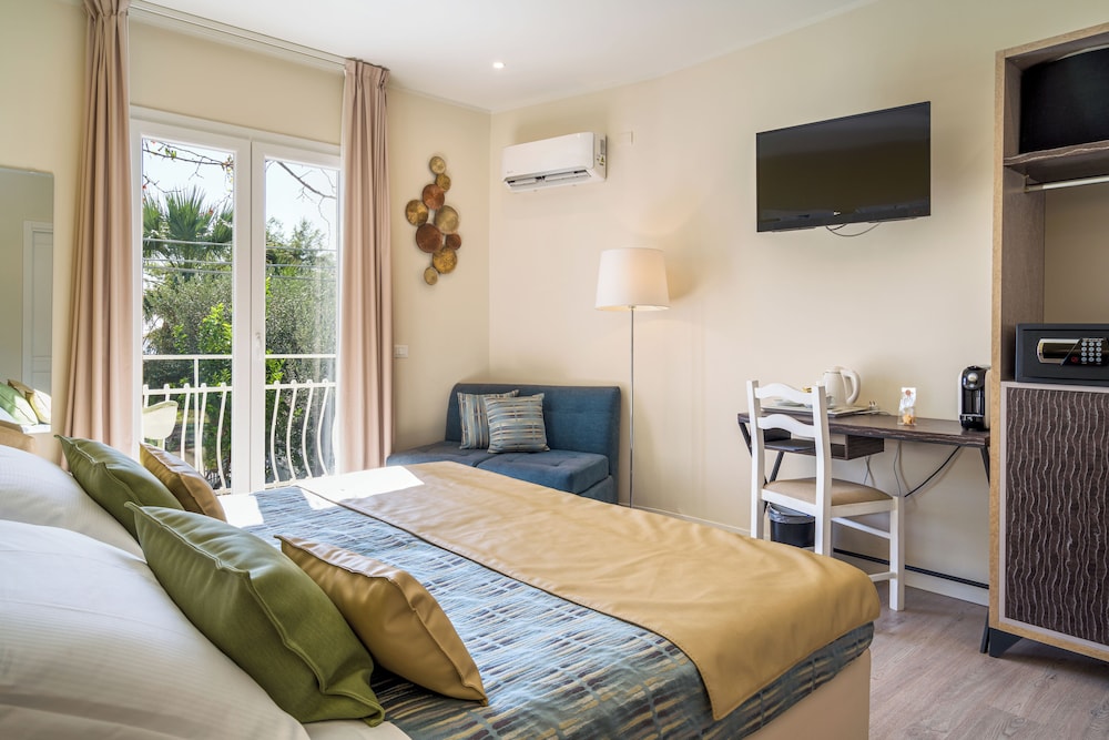 Hotel Rivage Taormina — Hotel rooms in Taormina, Sicily