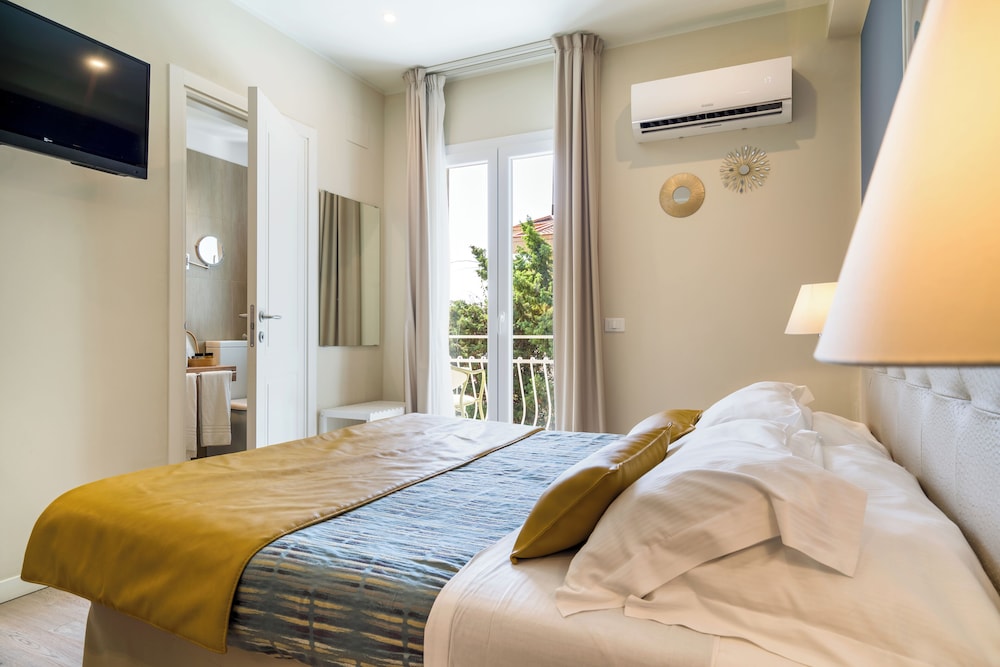 Hotel Rivage Taormina — Hotel rooms in Taormina, Sicily