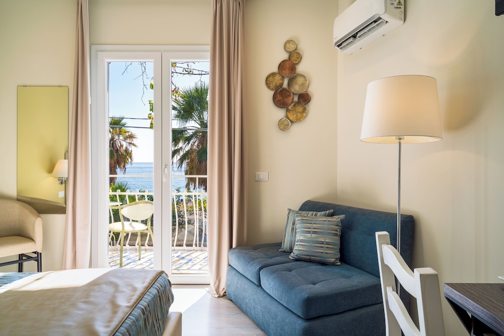Hotel Rivage Taormina — Hotel rooms in Taormina, Sicily