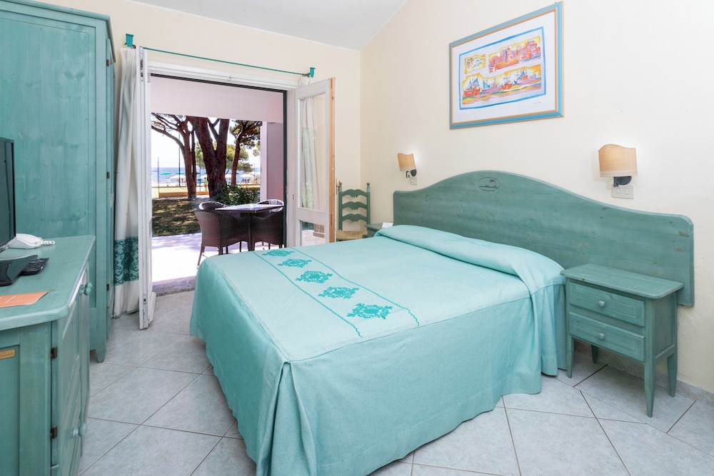 Club Hotel Marina Seada Beach — Hotel rooms in Budoni, Sardinia