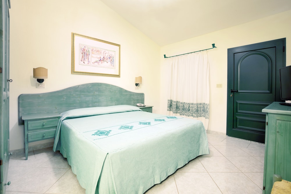 Club Hotel Marina Seada Beach — Hotel rooms in Budoni, Sardinia
