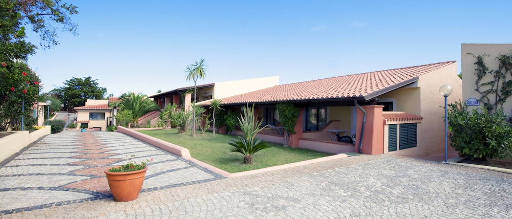 Club Hotel Marina Seada Beach — Hotel building in Budoni, Sardinia