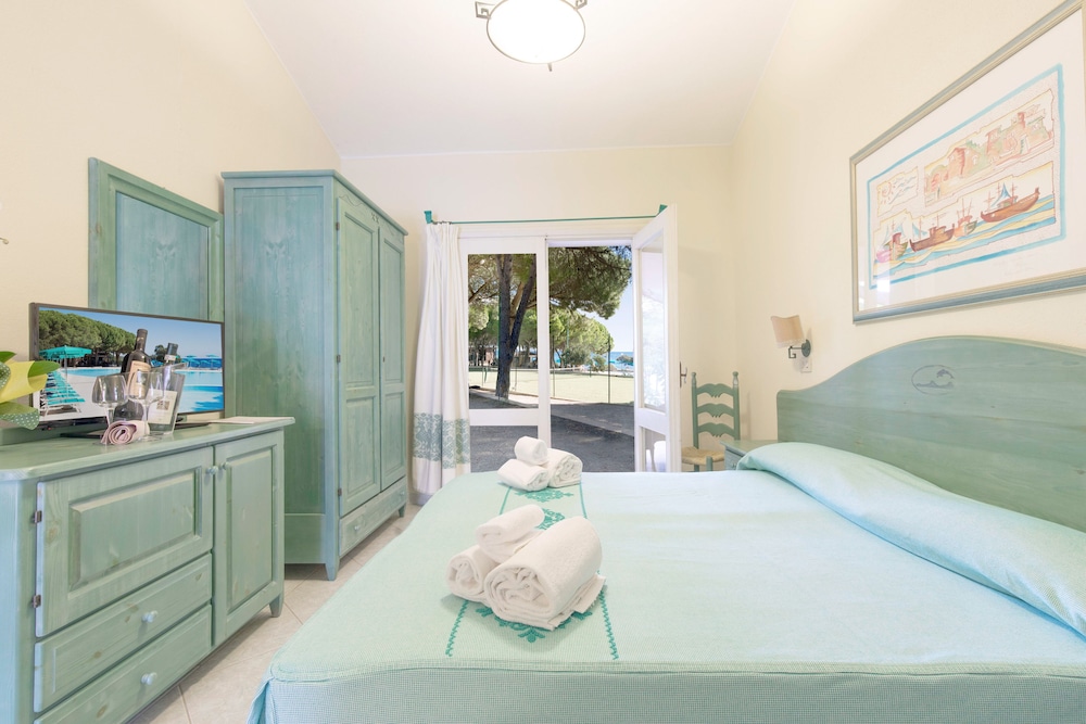 Club Hotel Marina Seada Beach — Hotel rooms in Budoni, Sardinia