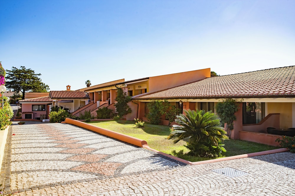 Club Hotel Marina Seada Beach — Hotel building in Budoni, Sardinia
