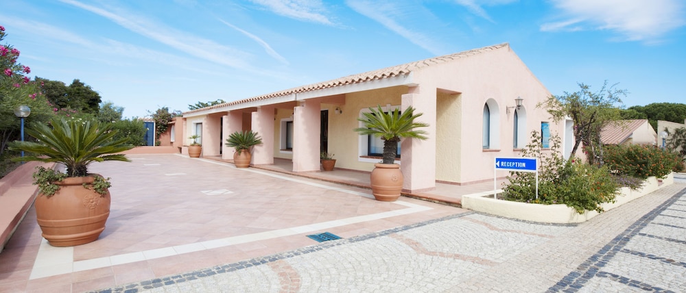 Club Hotel Marina Seada Beach — Hotel building in Budoni, Sardinia