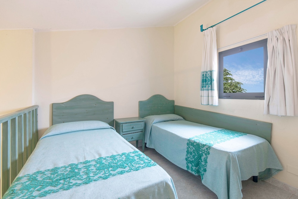 Club Hotel Marina Seada Beach — Hotel rooms in Budoni, Sardinia
