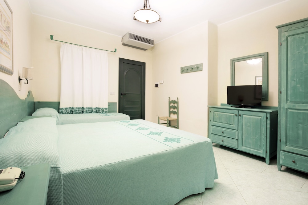 Club Hotel Marina Seada Beach — Hotel rooms in Budoni, Sardinia