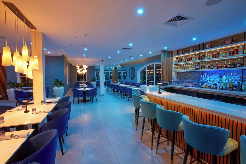 Divi Village Golf & Beach Resort — Restaurant & bars in Oranjestad, Aruba