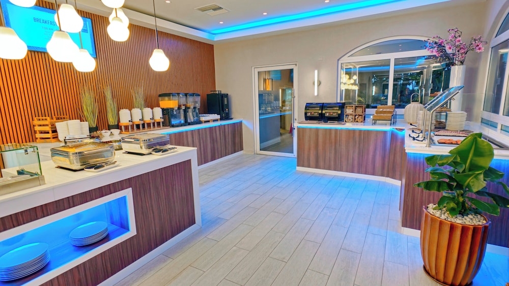 Divi Village Golf & Beach Resort — Restaurant & bars in Oranjestad, Aruba