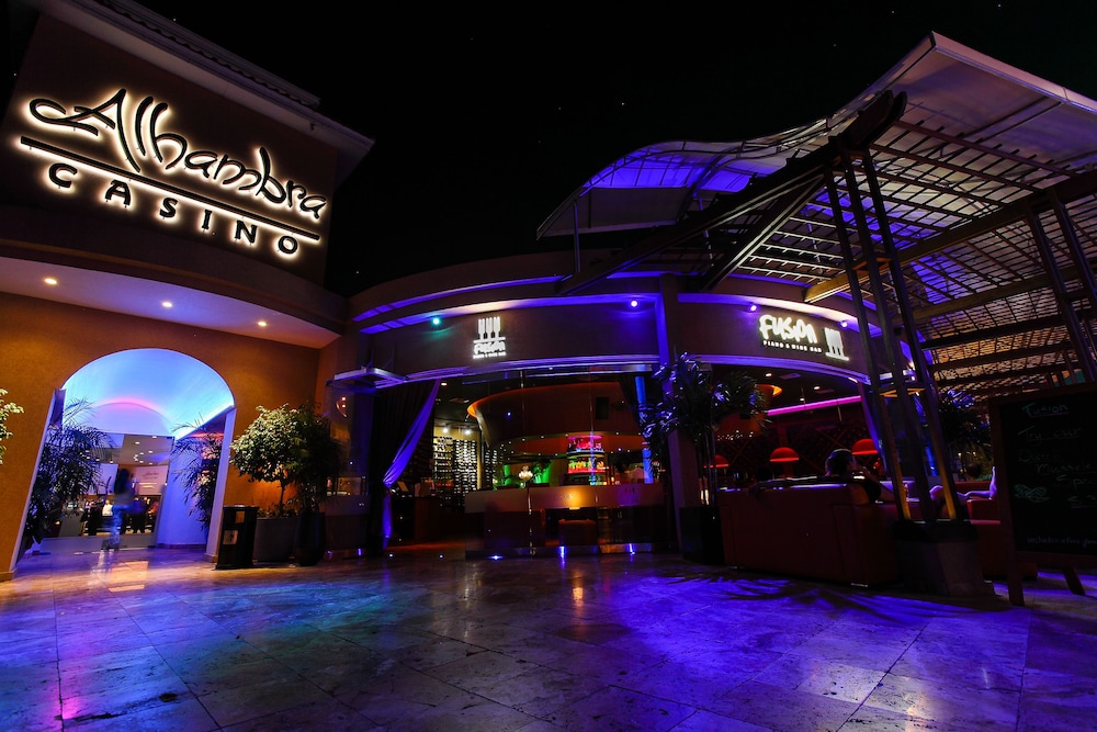 Divi Village Golf & Beach Resort — Restaurant & bars in Oranjestad, Aruba
