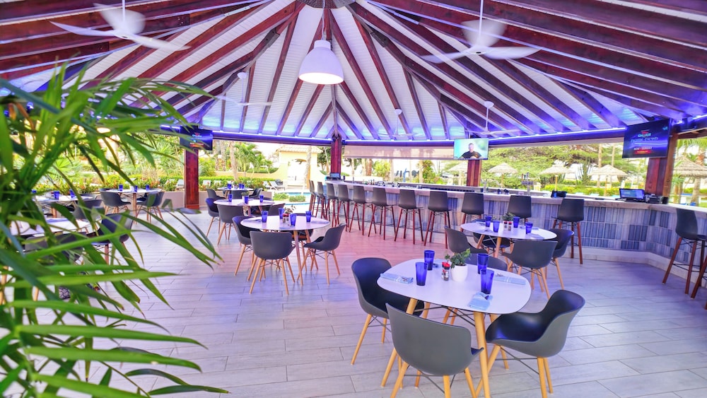 Divi Village Golf & Beach Resort — Restaurant & bars in Oranjestad, Aruba