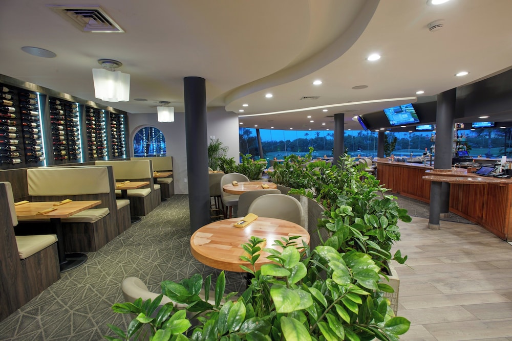 Divi Village Golf & Beach Resort — Restaurant & bars in Oranjestad, Aruba