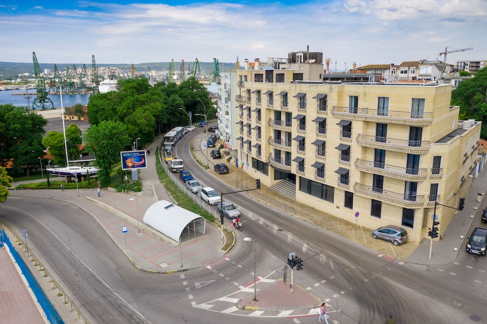 Hotel Panorama — Hotel building in Varna, Varna Region