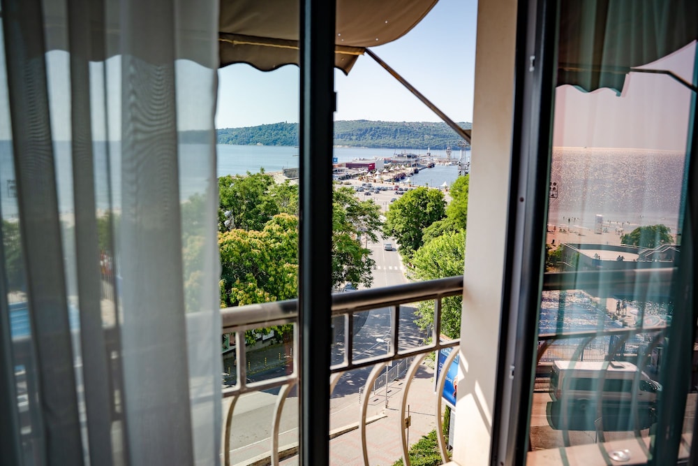 Hotel Panorama — Hotel rooms in Varna, Varna Region