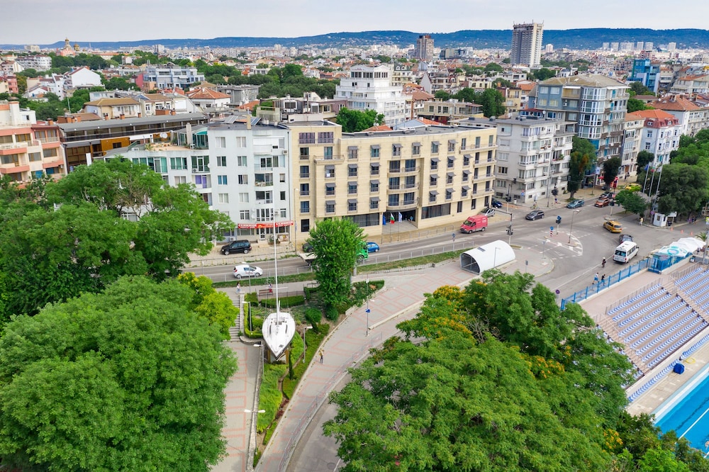 Hotel Panorama — Hotel building in Varna, Varna Region
