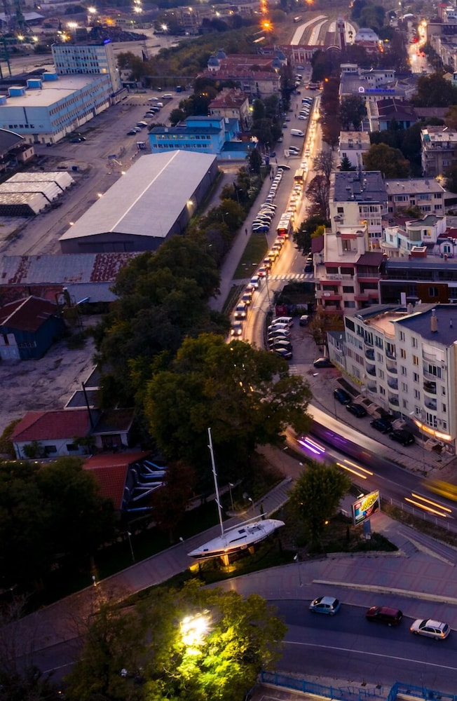 Hotel Panorama — Hotel building in Varna, Varna Region