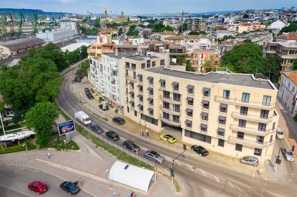 Hotel Panorama — Hotel building in Varna, Varna Region