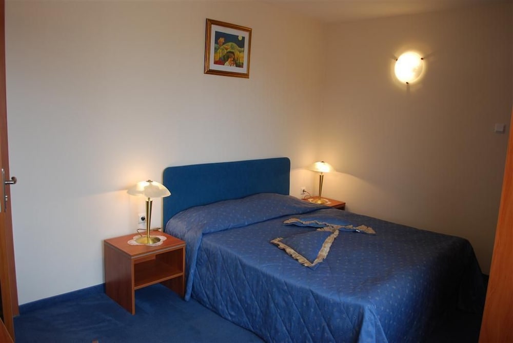 Hotel Italia Nessebar — Hotel rooms in Nessebar, Burgas Region