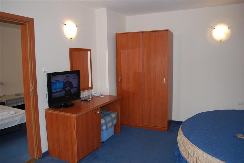Hotel Italia Nessebar — Hotel rooms in Nessebar, Burgas Region