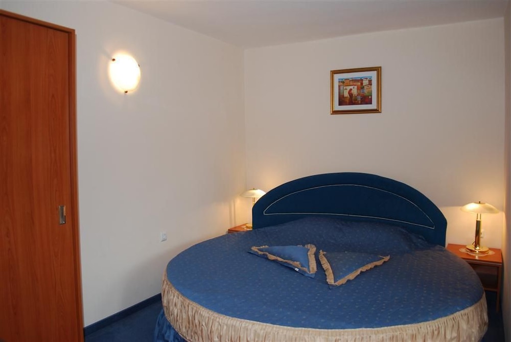 Hotel Italia Nessebar — Hotel rooms in Nessebar, Burgas Region
