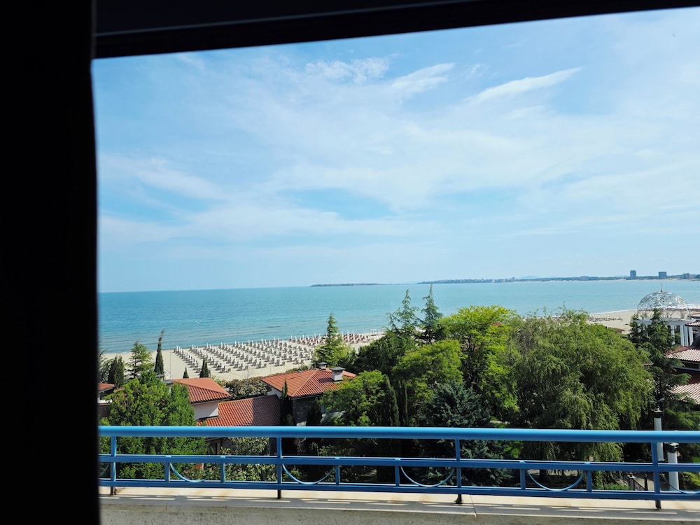 Bora Bora — Beach in Sunny Beach, Burgas Region