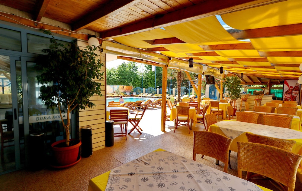 Bora Bora — Restaurant & bars in Sunny Beach, Burgas Region