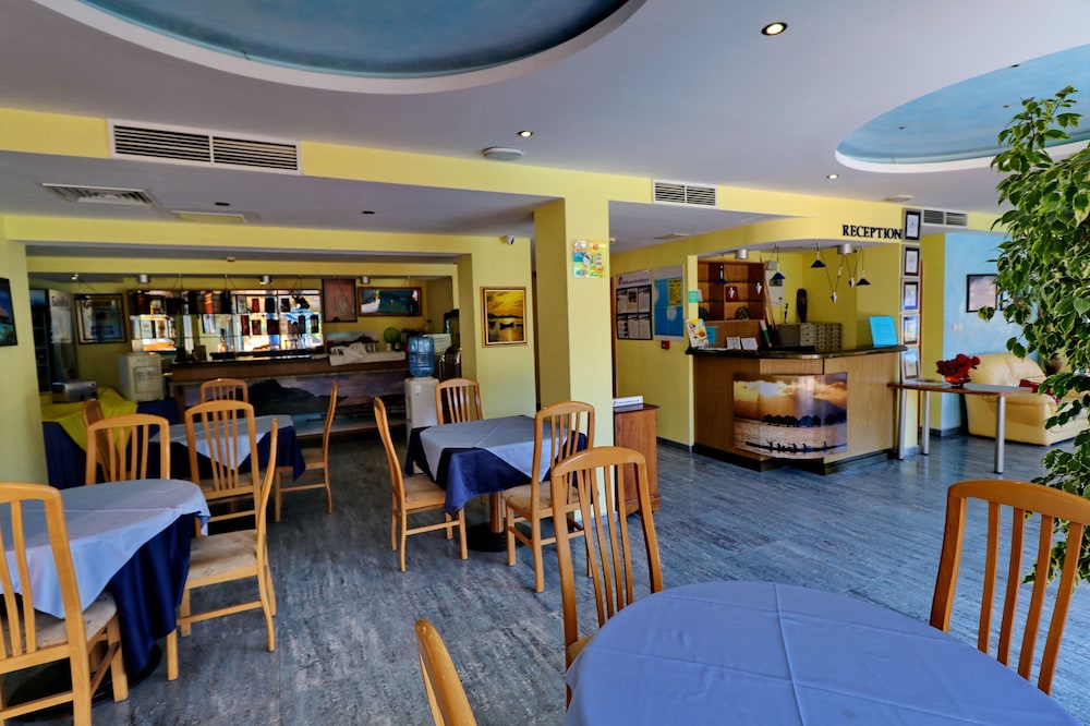 Bora Bora — Restaurant & bars in Sunny Beach, Burgas Region