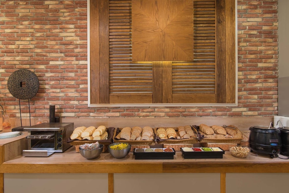 Hotel Alba - All Inclusive — Restaurant & bars in Sunny Beach, Burgas Region