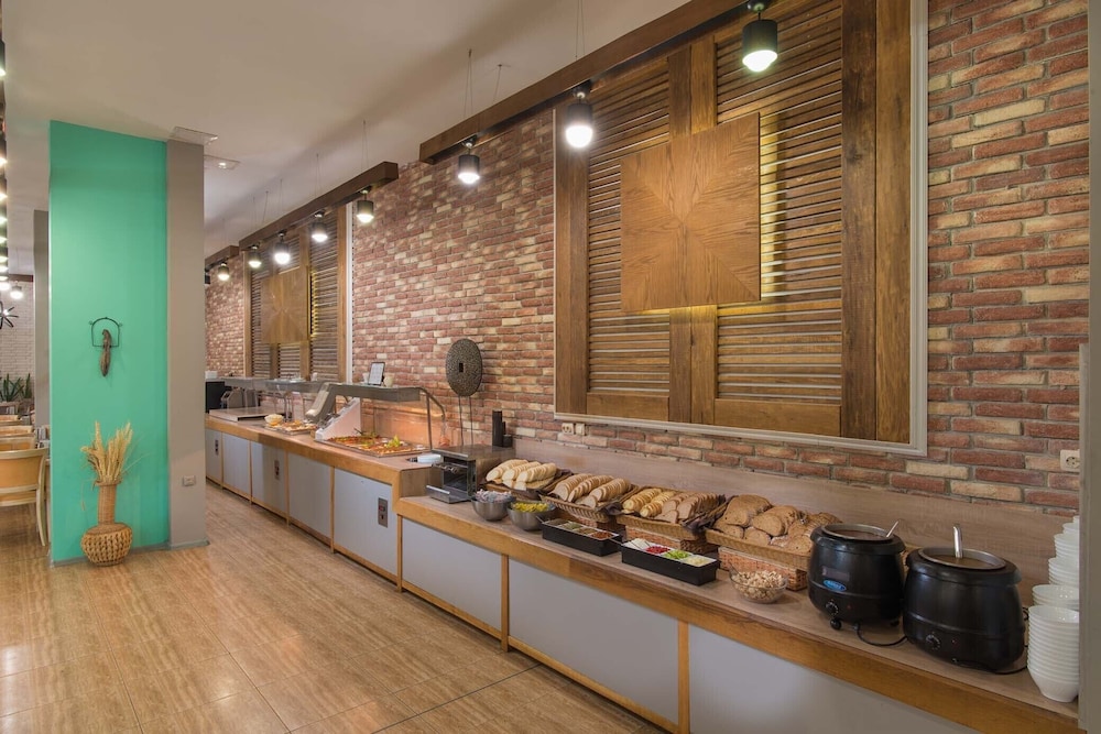 Hotel Alba - All Inclusive — Restaurant & bars in Sunny Beach, Burgas Region