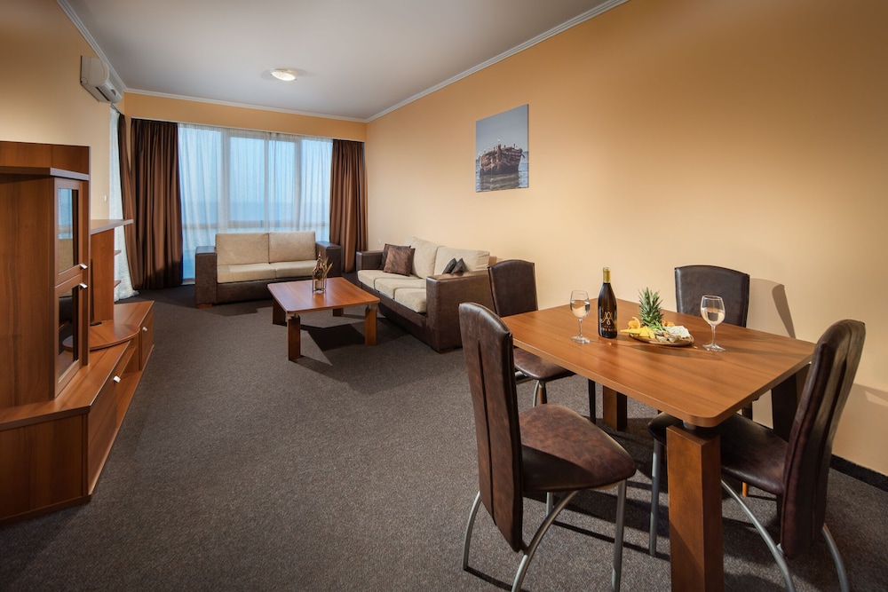 Hotel Alba - All Inclusive — Hotel rooms in Sunny Beach, Burgas Region