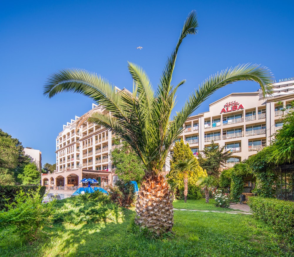 Hotel Alba - All Inclusive — Hotel building in Sunny Beach, Burgas Region