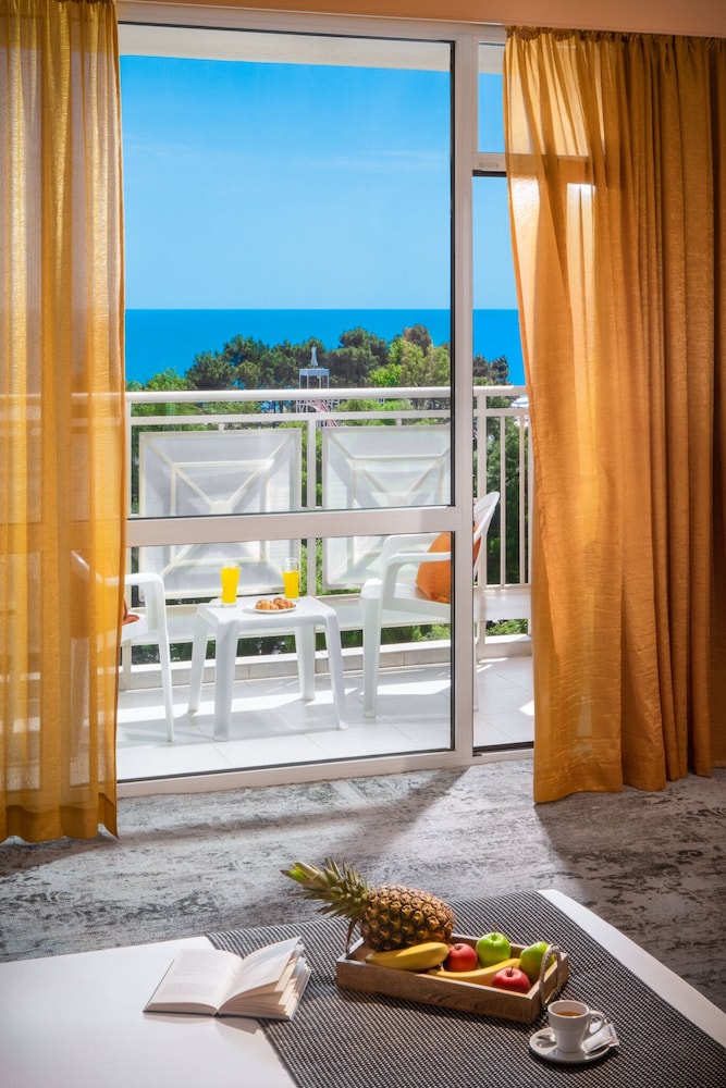Hotel Alba - All Inclusive — Hotel rooms in Sunny Beach, Burgas Region