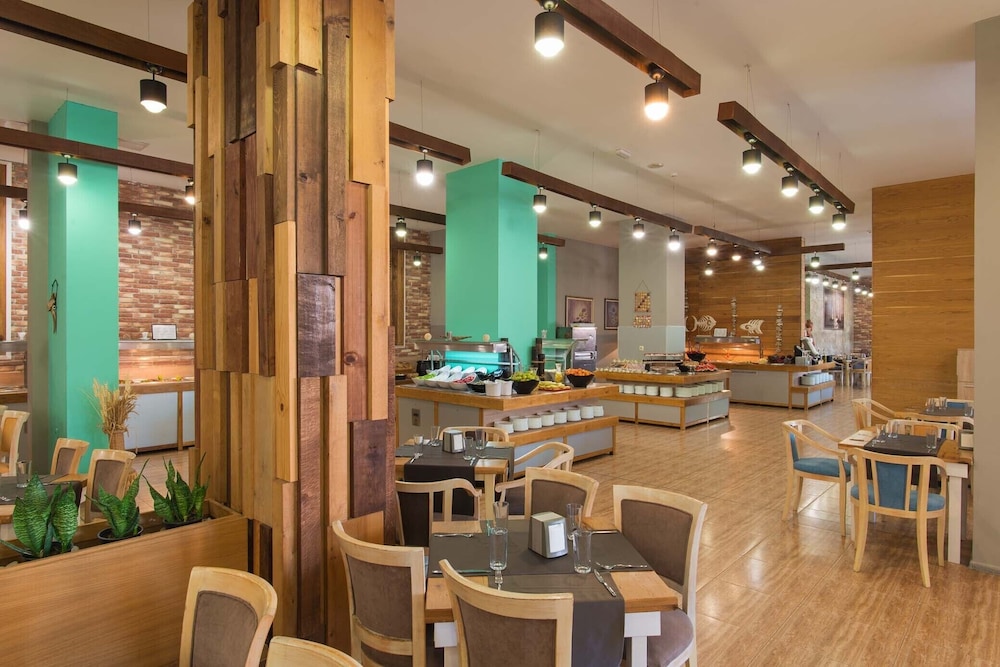 Hotel Alba - All Inclusive — Restaurant & bars in Sunny Beach, Burgas Region