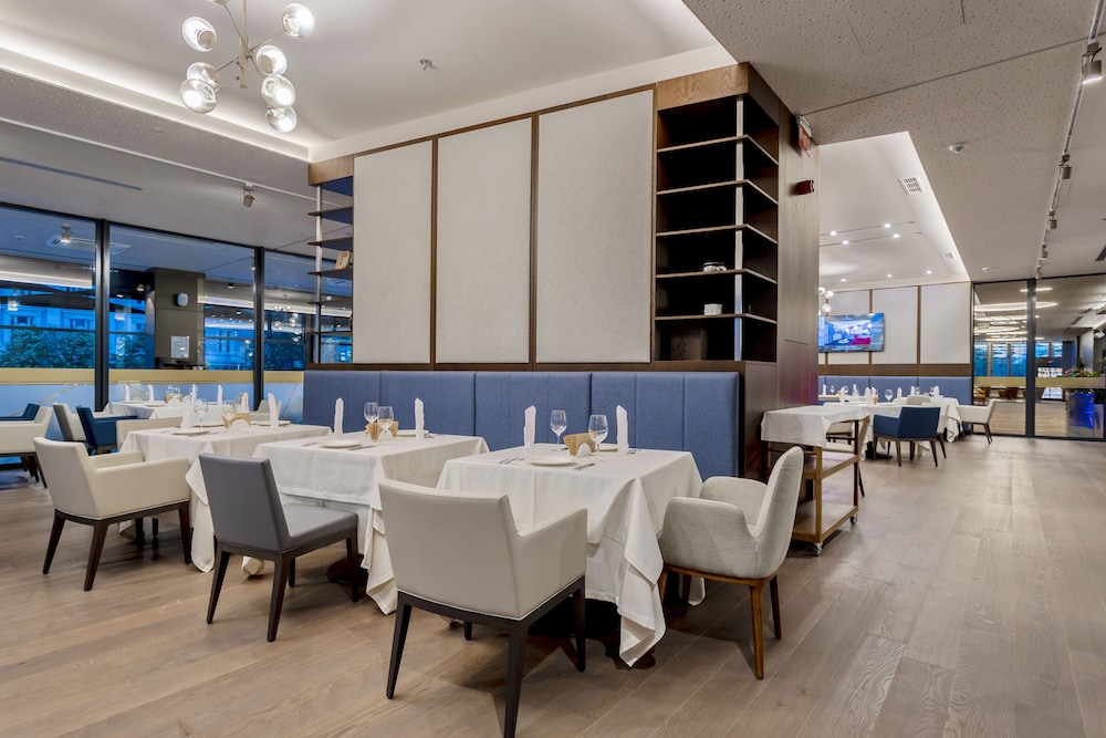 Hotel Bulgaria Burgas — Restaurant & bars in Bourgas, Burgas Region