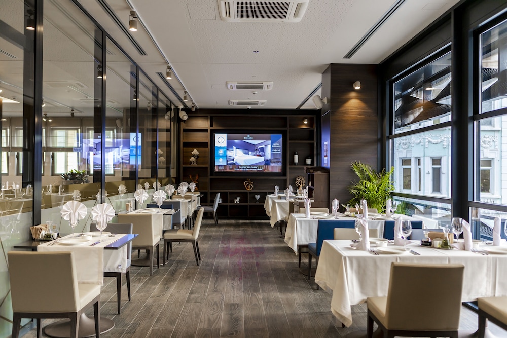 Hotel Bulgaria Burgas — Restaurant & bars in Bourgas, Burgas Region