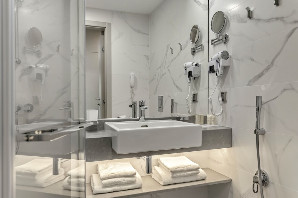 Hotel Bulgaria Burgas — Hotel rooms in Bourgas, Burgas Region