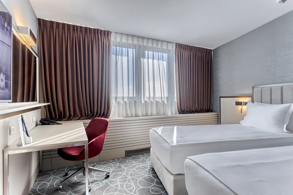 Hotel Bulgaria Burgas — Hotel rooms in Bourgas, Burgas Region