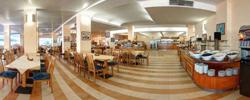 Hotel Mura All Inclusive — Restaurant & bars in Albena, Dobrich