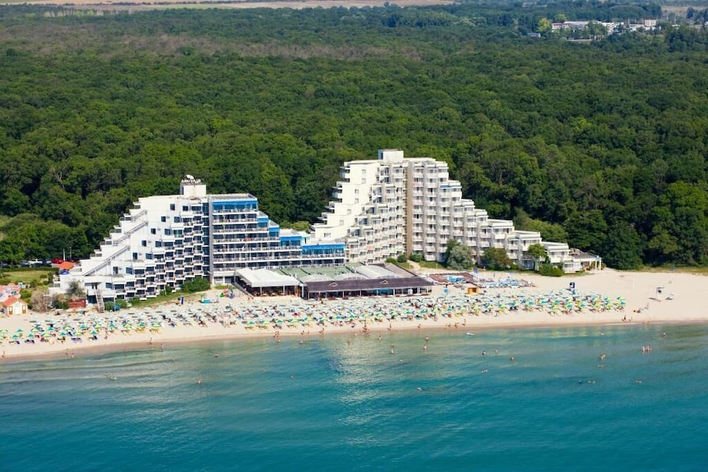 Hotel Mura All Inclusive — Beach in Albena, Dobrich