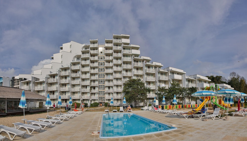 Hotel Mura All Inclusive — Hotel building in Albena, Dobrich