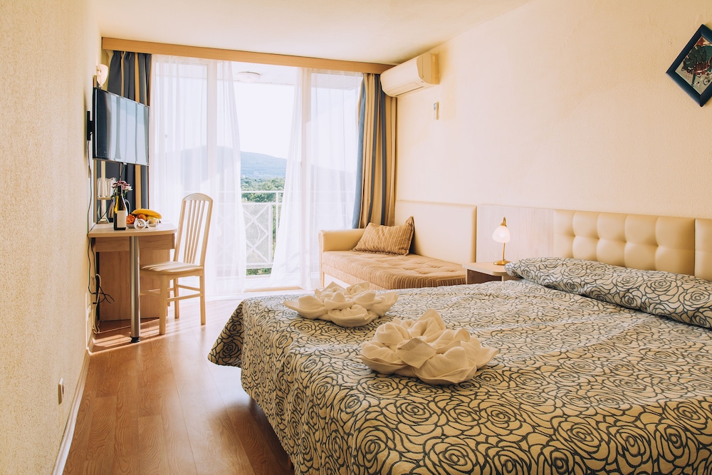 Hotel Mura All Inclusive — Hotel rooms in Albena, Dobrich