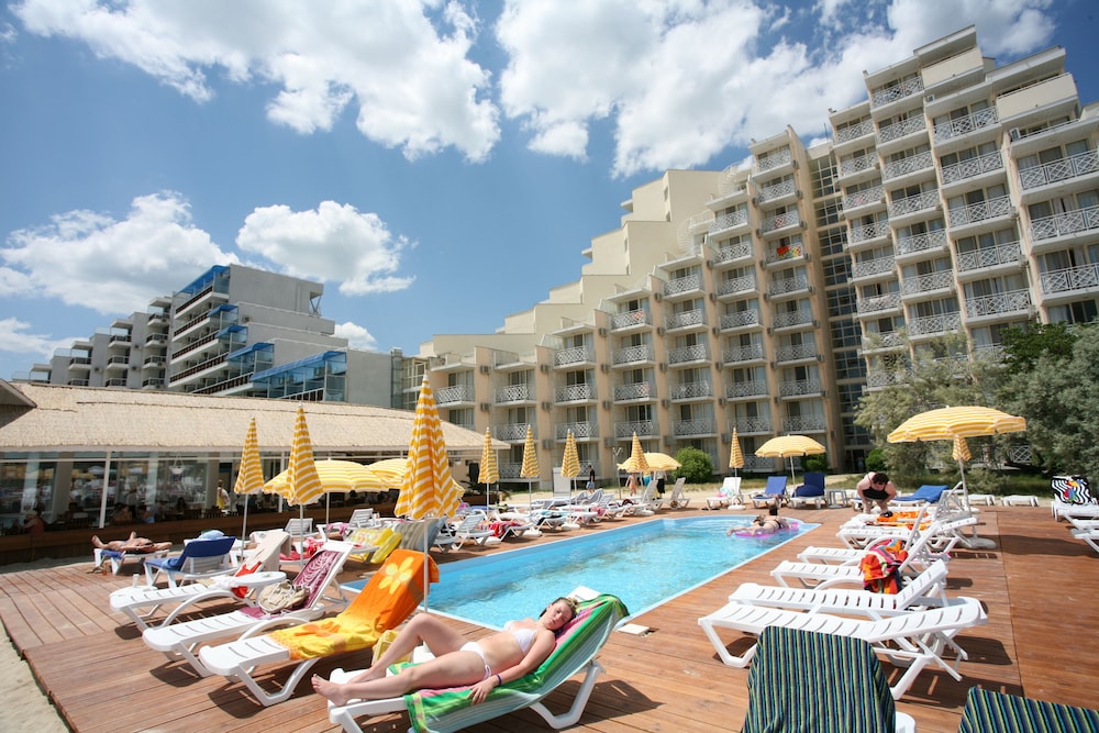 Hotel Mura All Inclusive — Swimming pool in Albena, Dobrich