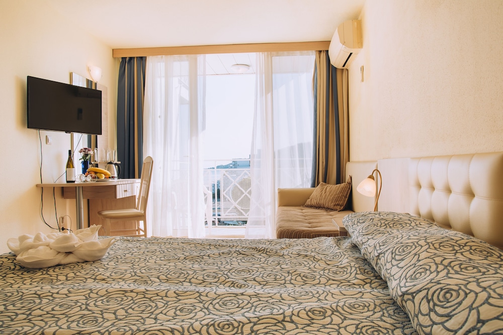 Hotel Mura All Inclusive — Hotel rooms in Albena, Dobrich
